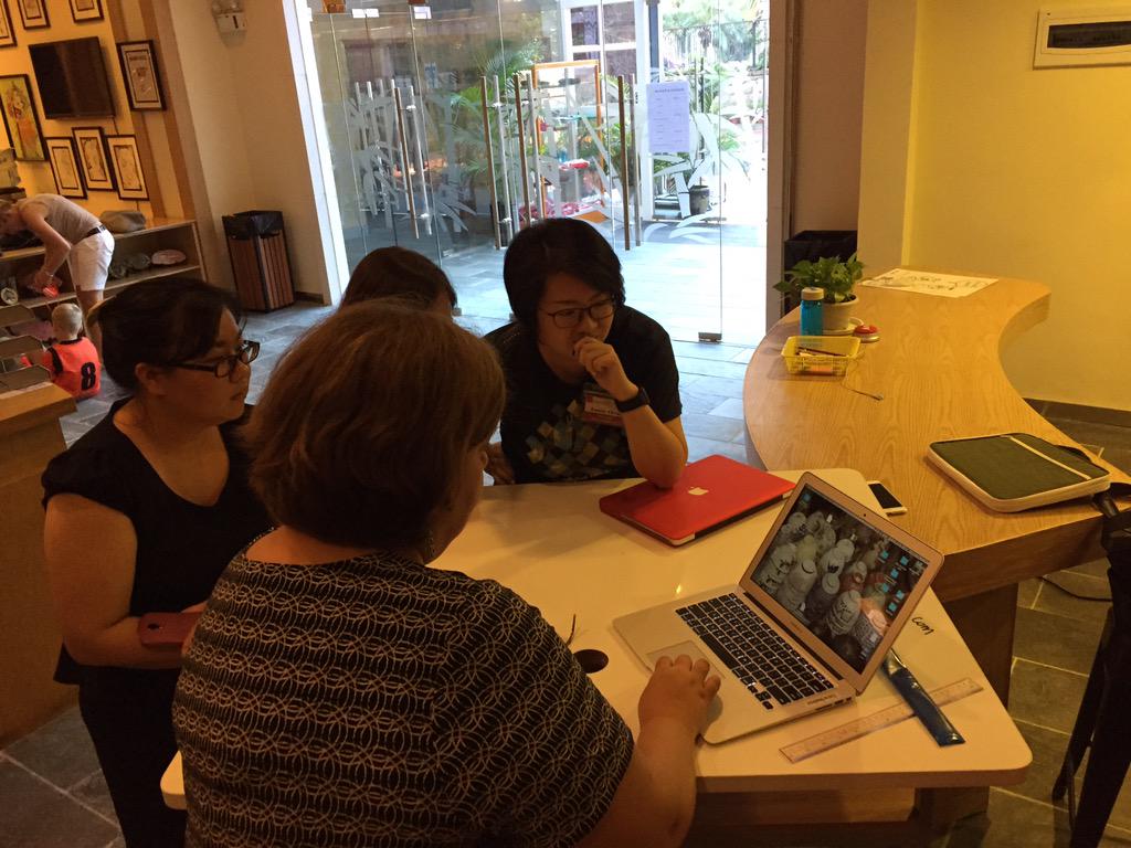 mcelroy23's tweet photo. @mmruthai @dianabeabout @4lexgutierrez rocking day 1 of #sisCAPpl. This #LICoach team is fantastic to work with. http://t.co/peMY6zOer7