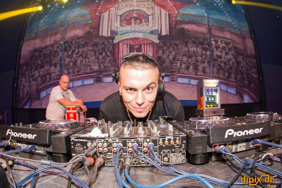 StyleCoreRadio's tweet image. Mañana a partir de las 18:00 desde suiza Core Kracker en Stylecore radio