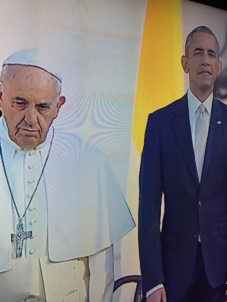 el_decimo's tweet image. It looks like The pope did Not drink his mate this morning