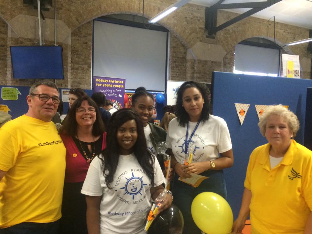 VanessaARoach's tweet photo. Lots of friendly faces at #lyfreshers #libdemfightback http://t.co/xNKIjl4RYm