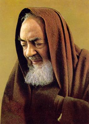 "Bendita la crisis que te hizo crecer la caída que te hizo mirar al cielo el problema que te hizo buscar a Dios"