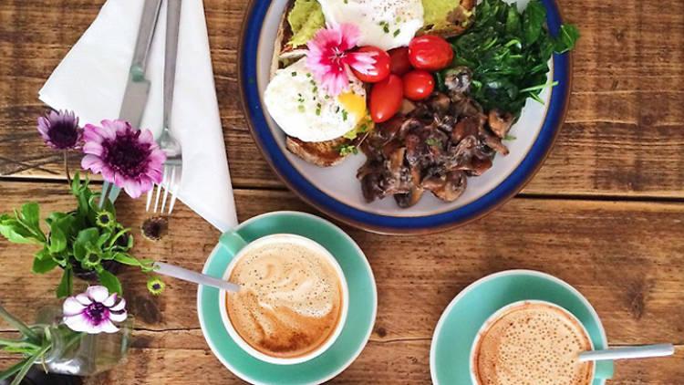 TimeOutEatDrink's tweet photo. Picture this: @TimeOutLondon readers shoot great food in great pictures http://t.co/MT4cODpACY #TakeOverTimeOut http://t.co/ZGH2Lm7jw3