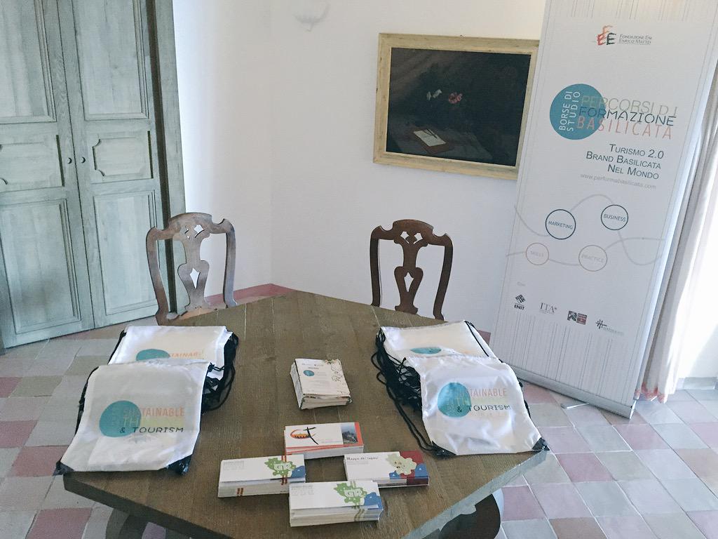 LaSetaro's tweet photo. Preparativi in corso. #summerschool
#sustainablethinkingandtourism #maratea #STT15 http://t.co/nGzKIrgGoI