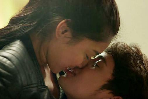 ABSCBNNews's tweet image. What James, Nadine do after kissing scenes bit.ly/1KzV0ac