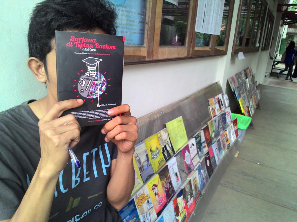 Yuk, mampir ke FKIP Unpak! Ada buku terbitan <a href="/indiebookcorner/">Indie Book Corner</a> juga lho..