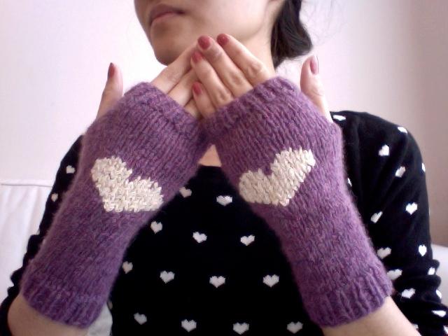 tpinksheep's tweet image. Purple Fingerless Gloves with Heart Motifs by TicklePinkSheep etsy.com/uk/listing/114… #Autumn #Winter #Knitting #Etsy