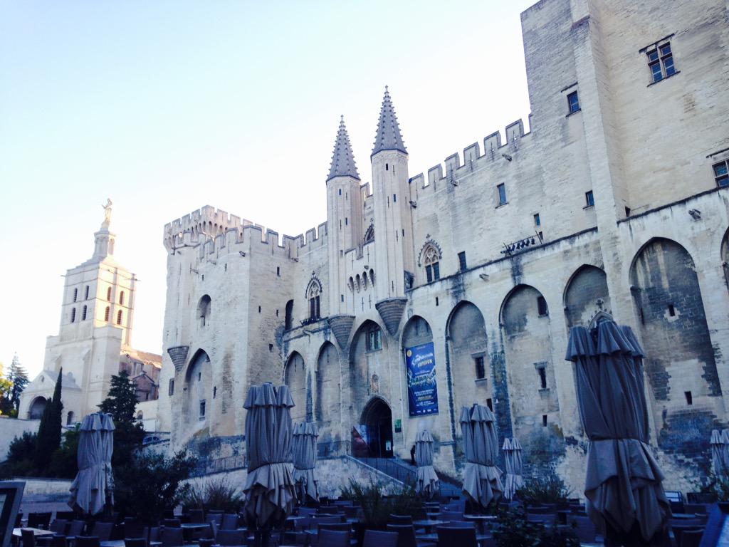 Audrey_Avi's tweet photo. Dans ma ville préférée pour les 16èmes Journée de Rythmologie de la @sfcardio #rythmo #cardio #avignon #eventprofs http://t.co/LSkg7RNv5G