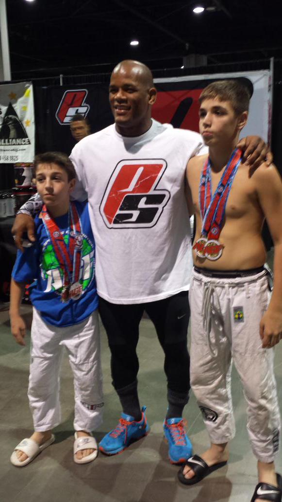 Dirtyyo_'s tweet photo. Me, my little brother Austin, and UFC contender Hector Lombard at the AGF tournament in Atlanta. http://t.co/pGPJsfRDAr