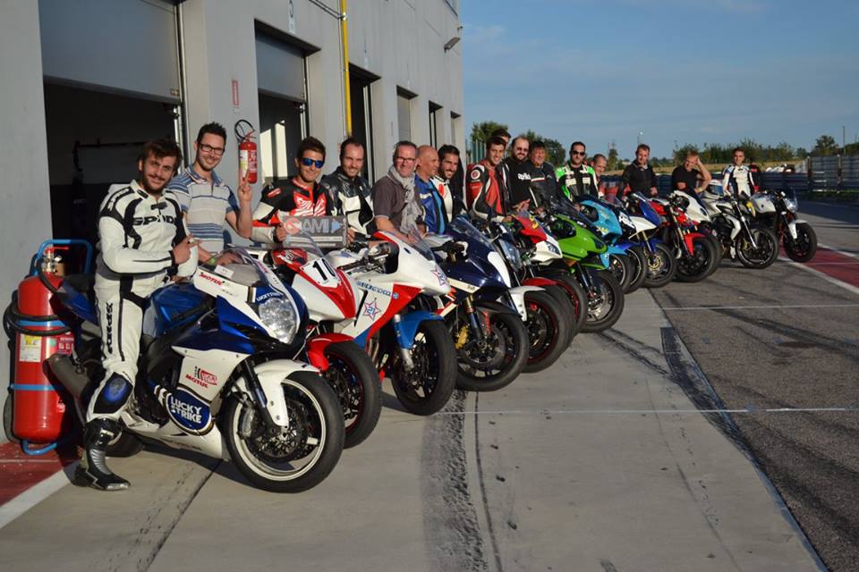 RunForSafety's tweet image. Tanto sostegno per #RunForSafety @Cremona_Circuit
Bel week end per @ami_onlus Petizione su chn.ge/1UysY8R