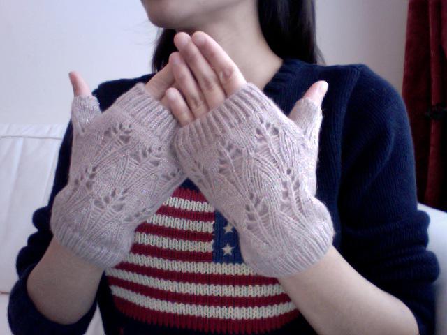 tpinksheep's tweet image. Pink Woolly Handwarmers in Lace Pattern by TickledPinksheep etsy.com/uk/listing/120… … #handmade #knitting #Etsy