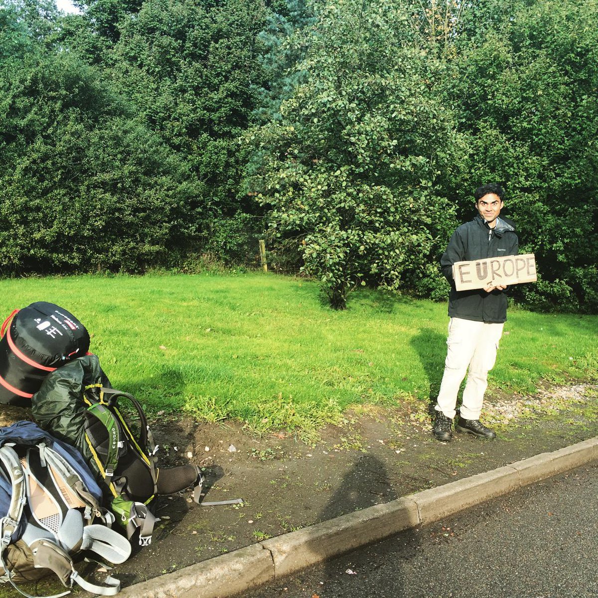 #teamnomads hitchhiking to #TEF15 from London. At the moment stuck at Dover Port, help anyone?bit.ly/1MpzCat