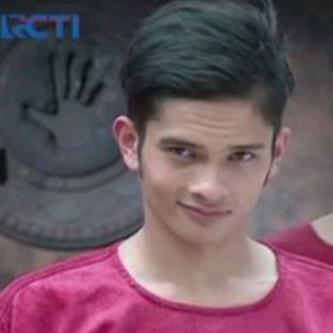 JovinLovers's tweet photo. Idola Kesayangan #Beyvers Akan Beraksi Malam ini, Saksikan #RajawaliRCTI 18.30 w/ #Braga @kkambey93 Dkk.#Eps18 RCTI!! http://t.co/fURdjGNQQW
