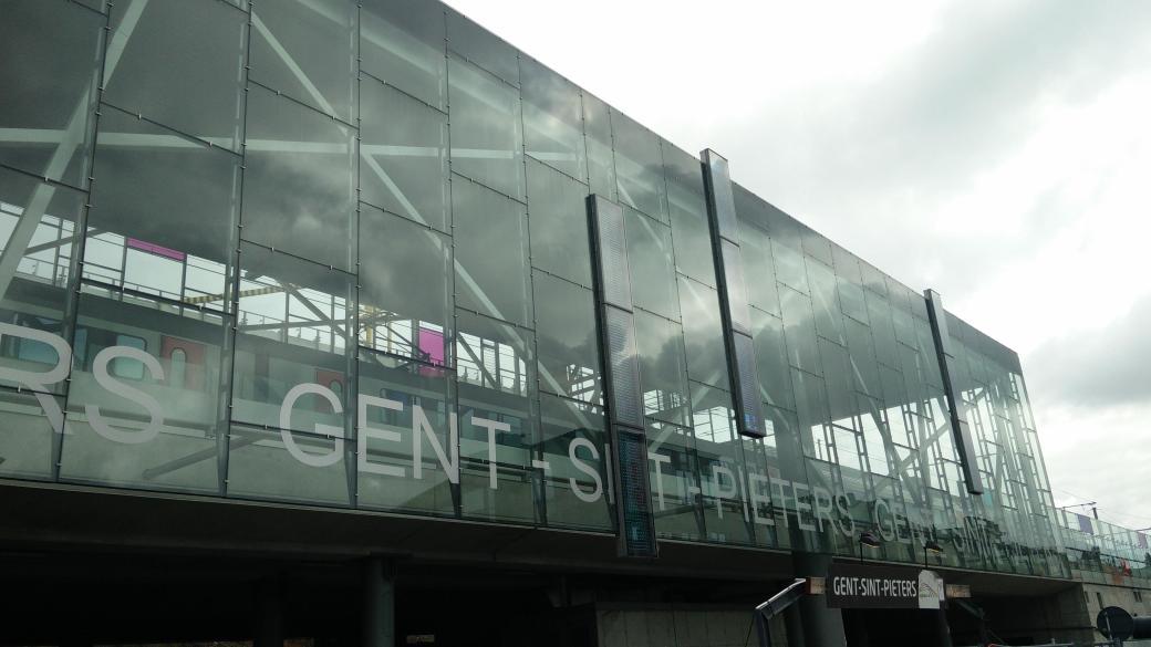 transportnodes's tweet photo. Visiting St Pieters station - ebikes, 11.000 park bike, new ICT solutions, new design: all NODES topics covered here! http://t.co/70N0YMJF8A