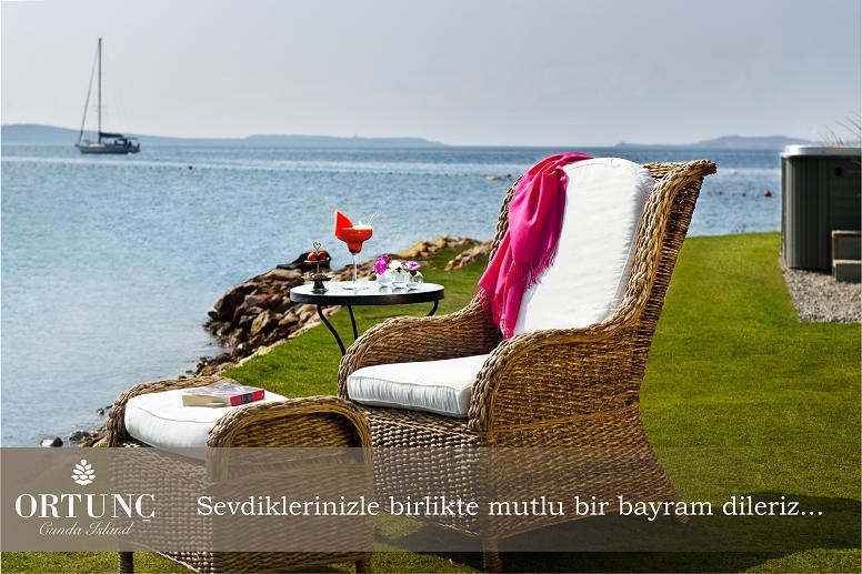 Sevdiklerinizle birlikte mutlu bir bayram dileriz...