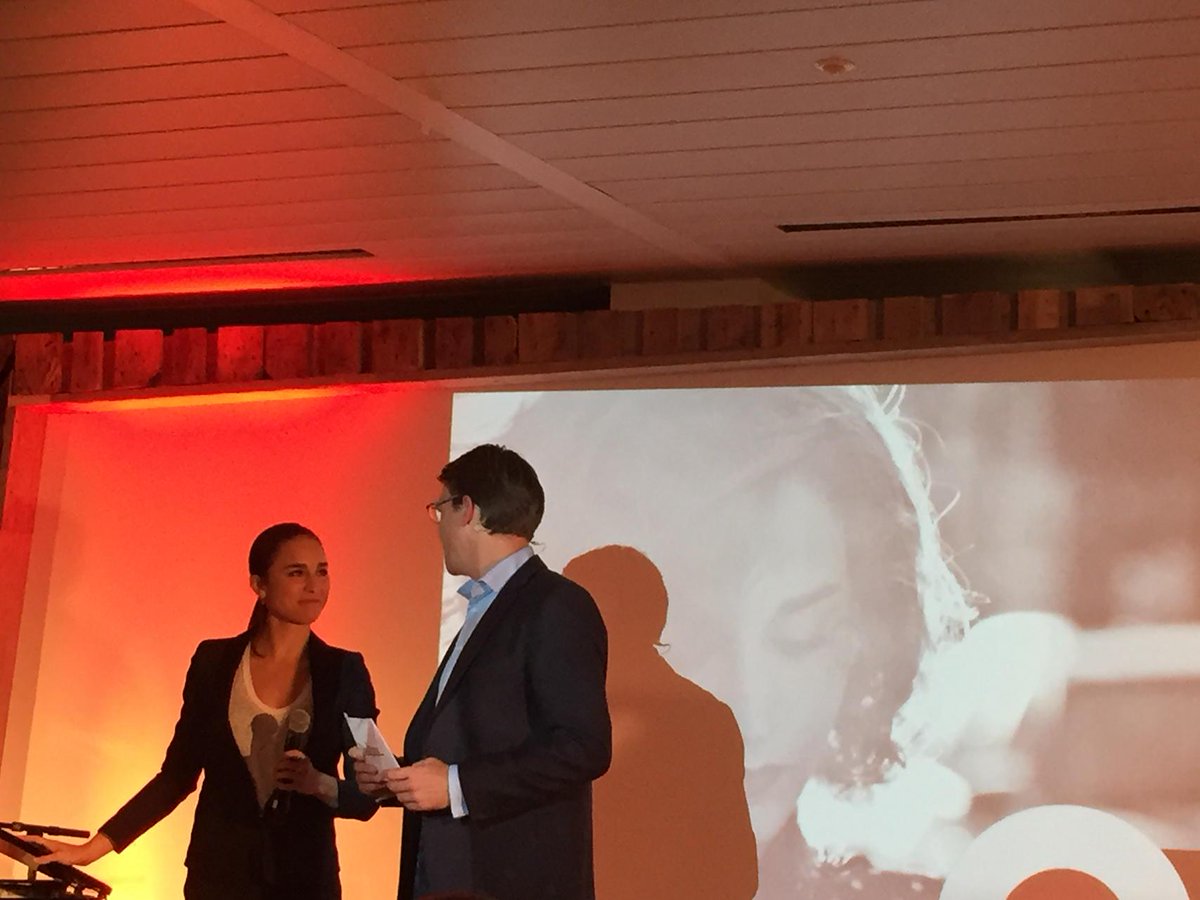 NajadJonas's tweet photo. About to listen to Typh Barrow #Youtubepulse @YouTubeTrends http://t.co/m7XgE81Wym