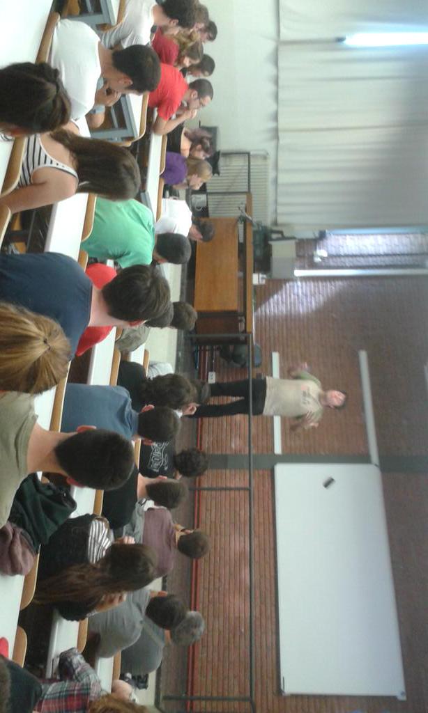 Comença la xerrada de la mà de JM Busqueta. Les claus per entendre el capitalisme i quines alternatives hi han.