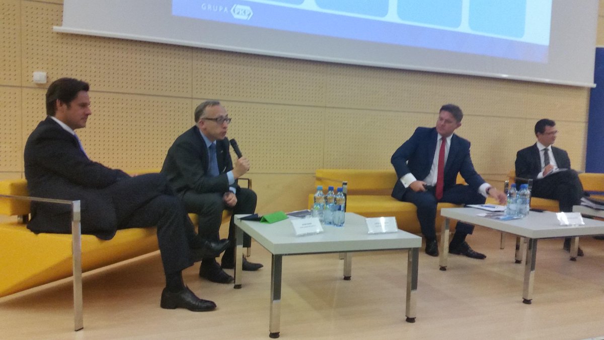 PKP_PLK_SA's tweet photo. Karnowski: wydaliśmy ponad 30 mld zł na rozwój kolei w latach 2012-2015 #debata #Trako2015 http://t.co/vja3NAu422