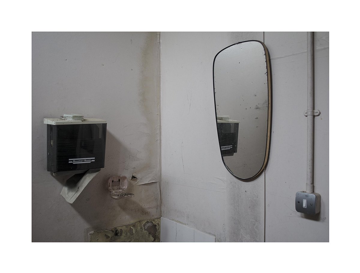 PhotoMilly's tweet image. Empty hospital buildings must drain the #NHS! #NHSCrisis #SaveOurNHS #ArtForAction #PhotoMilly