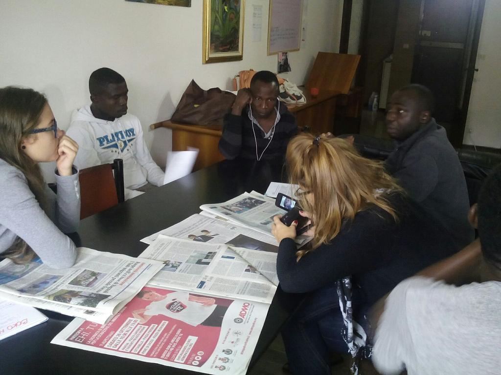 "B(l)ack Packers", il nostro laboratorio multimediale a breve sul nostro canale "Youtube" <a href="/LucaFavarin/">Luca Favarin</a> <a href="/ilmanifesto/">il manifesto</a>