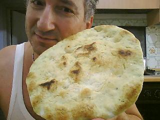 BELLOBllfnc's tweet photo. Per la prima volta o fatto una piccola focaccia senza lievito dire  pane arabo http://t.co/GVuvpVoPxs
