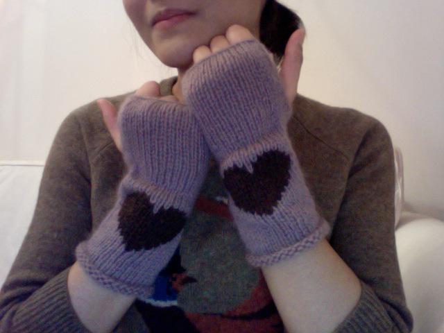 tpinksheep's tweet image. Fingerless gloves with Heart motifs by TickledPinkSheep reuters.com/article/2015/0… #handmade #knitting #autumn #Etsy