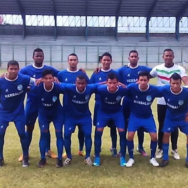Endrick07's tweet photo. Para que Drogas y vicios si existe el Fútbol. http://t.co/oXKRVZqa1u