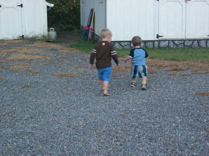 kim_lakey's tweet photo. These two boys had my heart from the start. There is nothing like brothers. #foreverClose 💙 http://t.co/hywl6axGrd