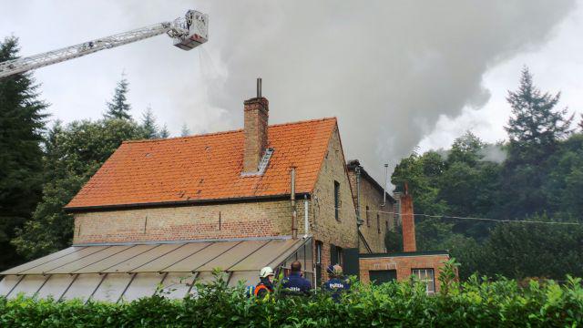 FocusWTV's tweet photo. Dode bij #brand in woonhuis in Sint-Michiels http://t.co/6DE9CbICQz #Brugge http://t.co/Ml4kfy15m7