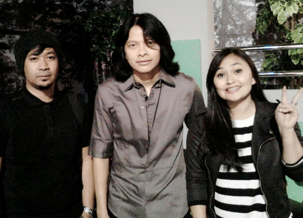 REA_131's tweet photo. @rivanoelrien @armandmaulana @dklinikShow Global Tv.... hatur nuhun kang arman :D http://t.co/BnCjDbnDfk