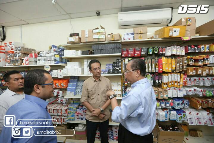 Ismail Sabri on Twitter: "Kedai Aksesori Telefon Ustaz ini  Ismail Sabri on Twitter: "Kedai Aksesori Telefon Ustaz ini
