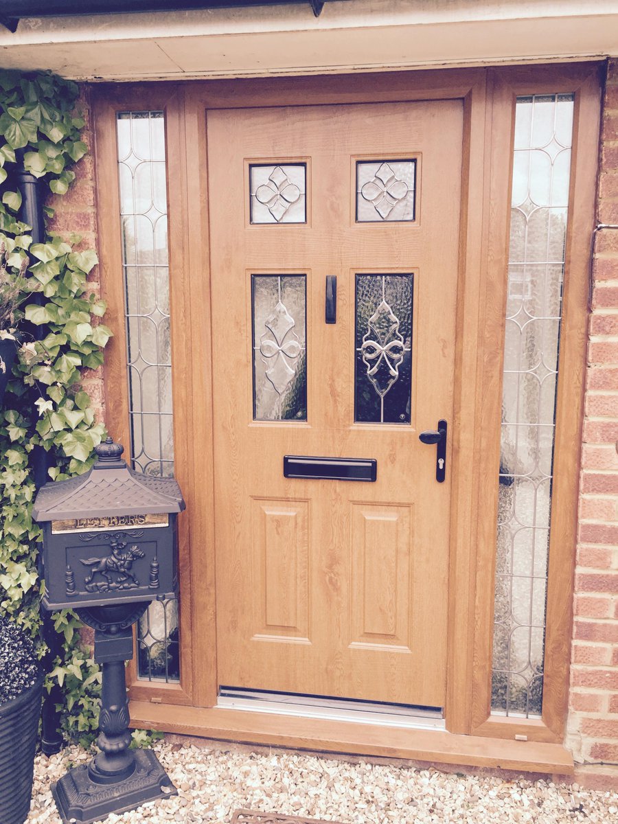 windowworlduk's tweet image. - Oak Composite Door with Sidelights.