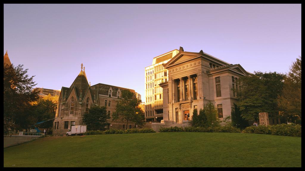 gmbutts's tweet photo. Terrific start to the day in my favourite city. #RunMontreal #mcgill http://t.co/GZZ4XPOnZc