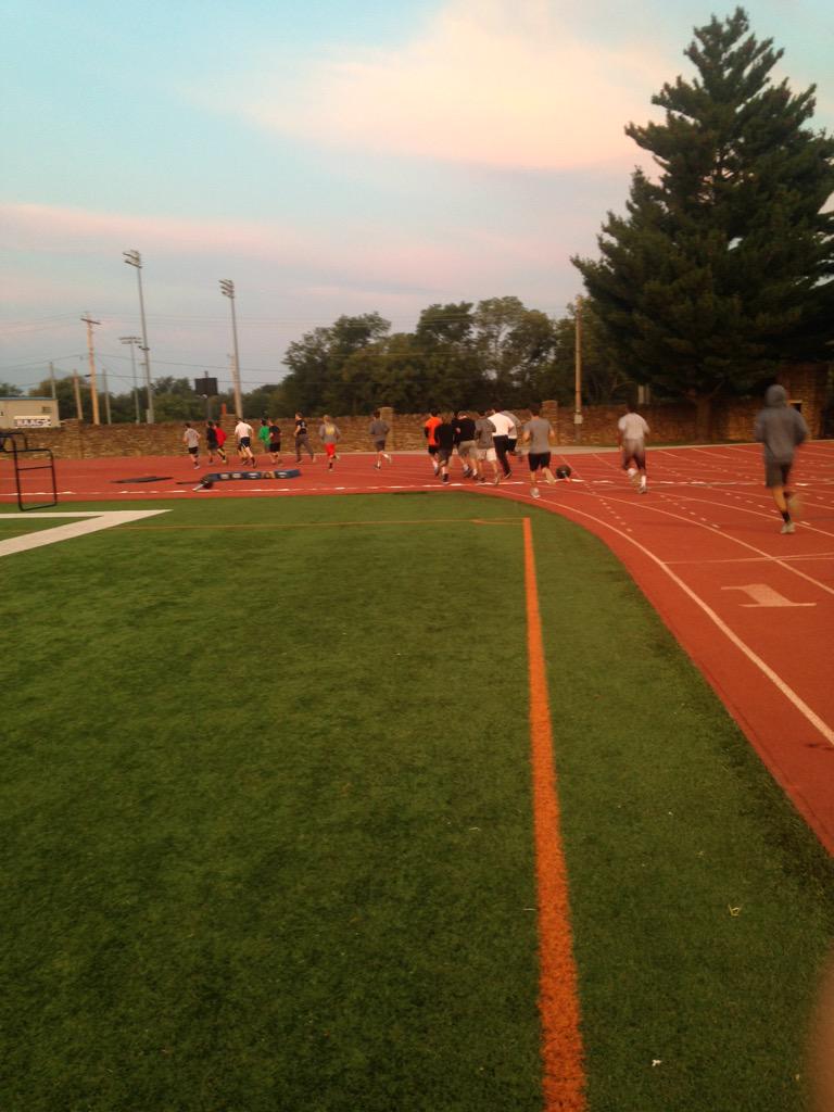 BakerUWrestling's tweet photo. #ThresholdTraining #WinTheDay http://t.co/55TaZMKFvM