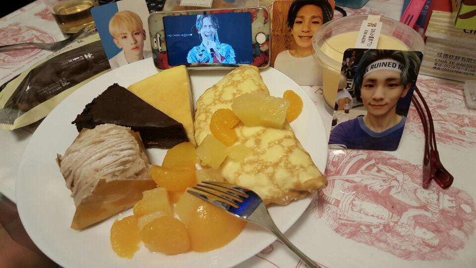 kimkeygatyotta's tweet photo. #Happy24thKeyDay
#Happy25thBirthdayKEY
#HappyFreaKeyDay
#HappyKeyDay
#keytime
사랑해♡ http://t.co/g4sEVoVBrs