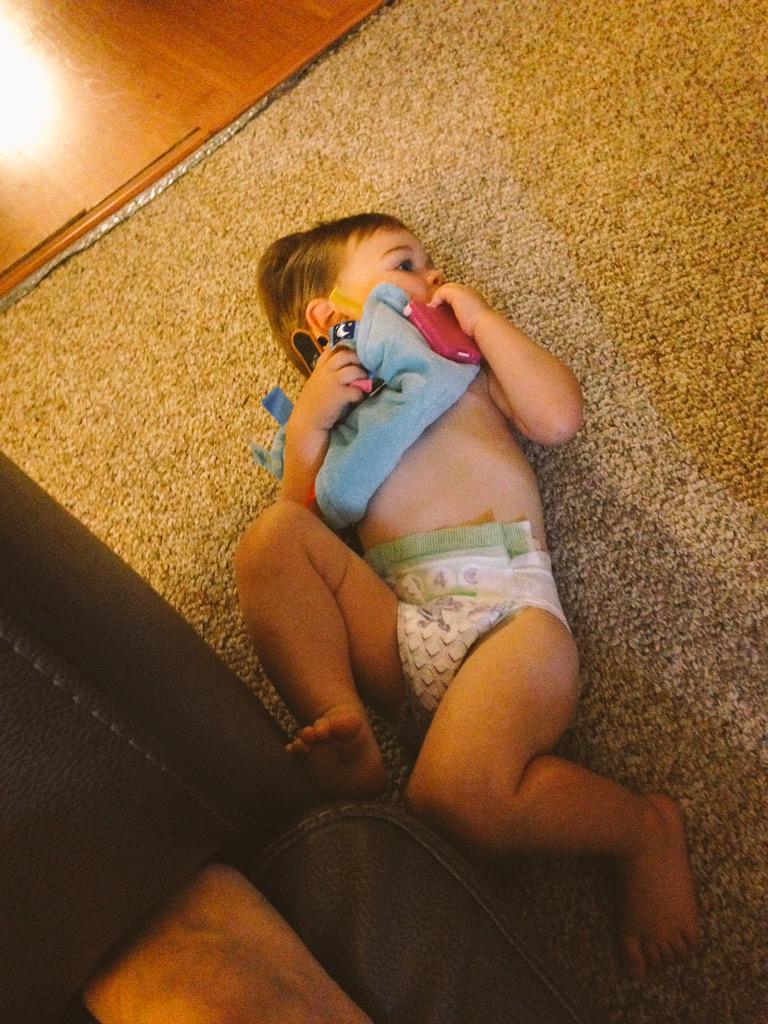 PittmanBrooke's tweet photo. Lazy Wednesday morning I see 😴😁😳 #teethingboy #moody http://t.co/oIUnjK9P6a