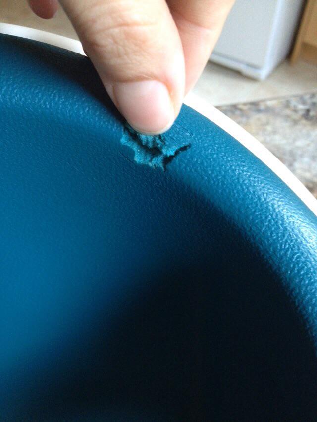 Don't buy <a href="/mamasandpapas/">Mamas & Papas</a> snug! Baby can bite through foam and company denies its faulty! #chokinghazard #savealife