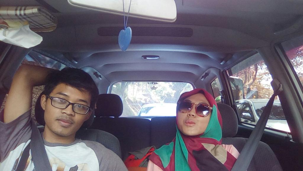 laalals's tweet photo. Hallooooo rindu, aku aku aku masih rindu.. :-) http://t.co/dRScujinGT