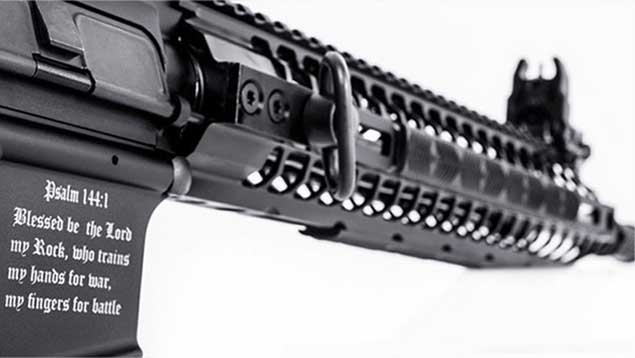 UNoticias's tweet photo. VIDEO | El rifle 'bíblico' que se vende como pan caliente en EEUU http://t.co/MRvt1iW28b http://t.co/lCLi32YUvs
