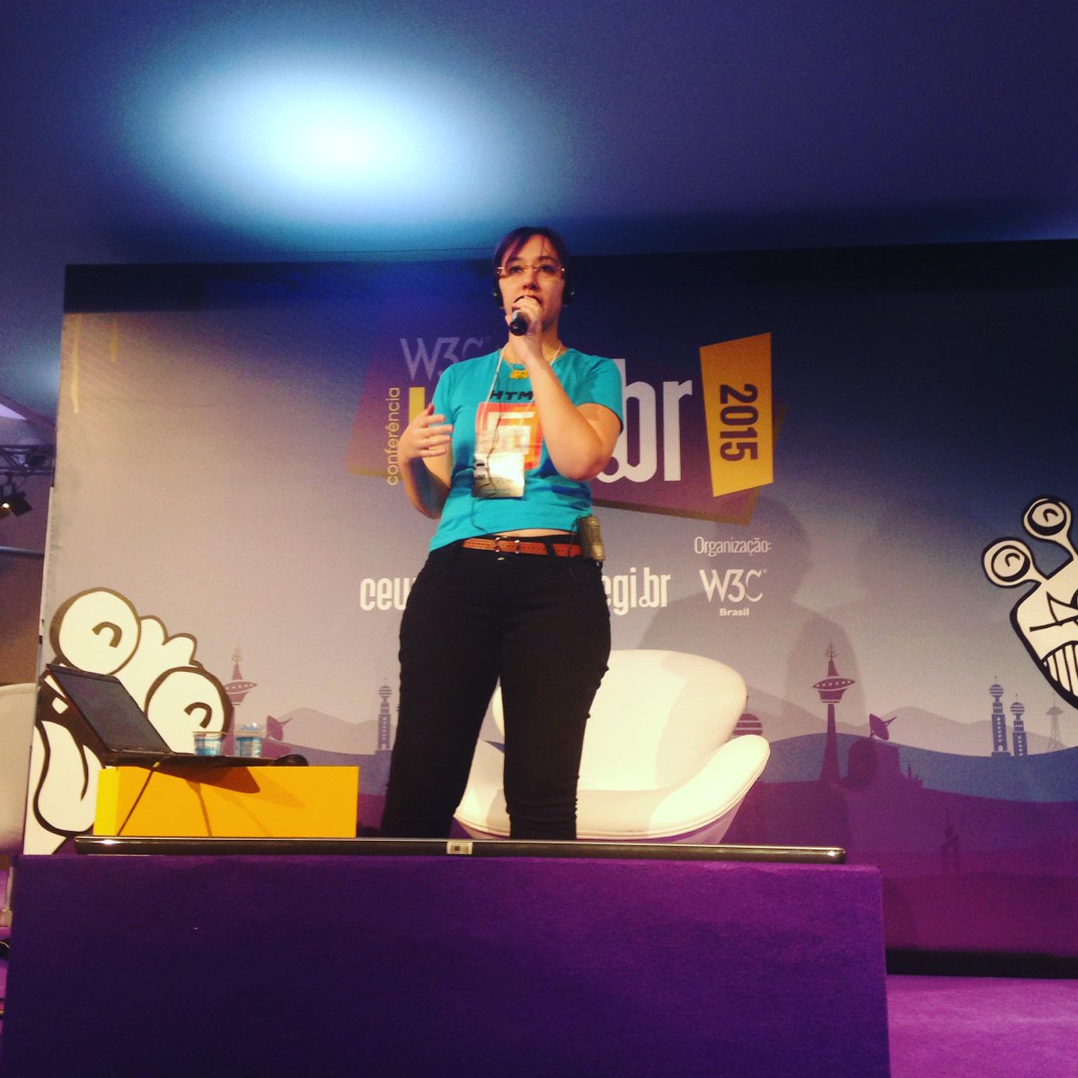 w3csp's tweet image. @talitapagani ensina a fazer as pazes com o #css na #webbr2015