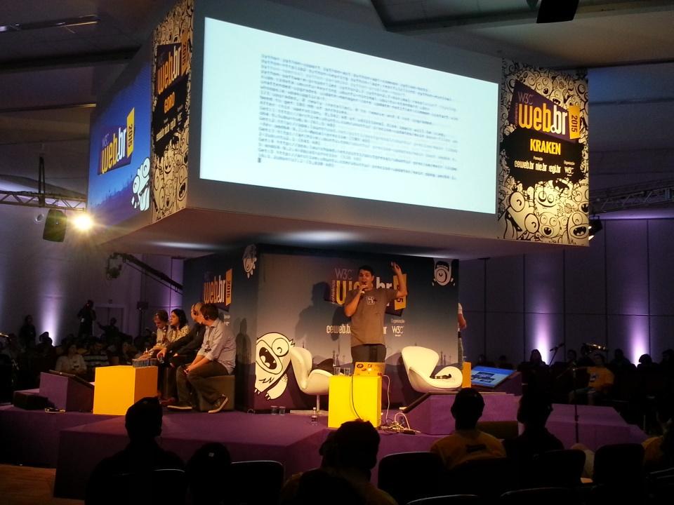 reinaldoferraz's tweet image. Aplicações web mais seguras. Baita palestra do @fnando na #webbr2015