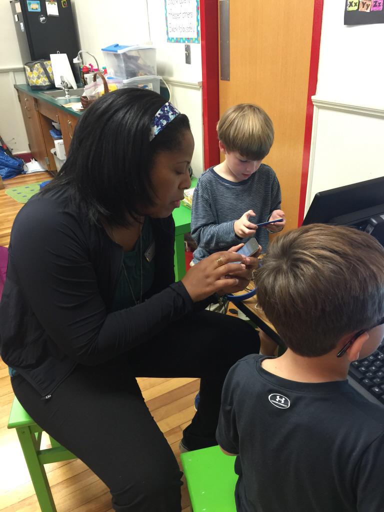 kestanfield's tweet image. #EdTechFun w/Mrs. Williams &amp;amp; her #Kindergartners #ipods @APSInstructTech #edTechChat @MorningsideElem