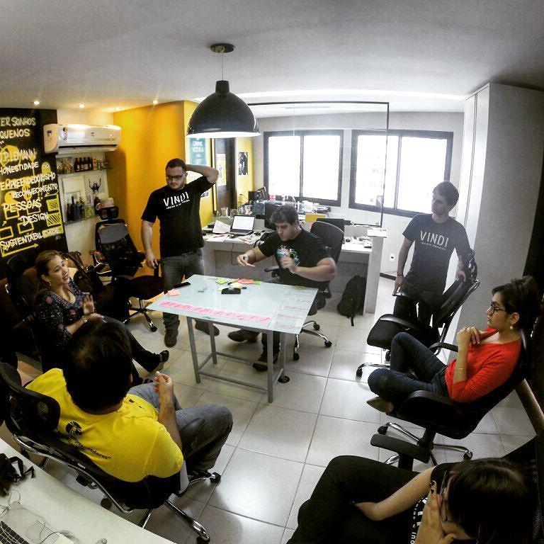 DesignRambles's tweet photo. Tarde produtiva de Design Thinking na @vindi2i 😃🎯🔧📖💡💭📣 #designthinking #vindi2i #ideas #ideias #people #empreendedo… http://t.co/wipu553UGN