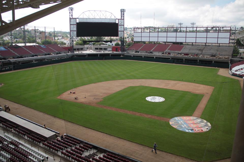 clubtomateros's tweet photo. Así amaneció nuestra nueva casa el día de hoy #VamosXelBi #NaciónGuinda http://t.co/XWVgk0CERR