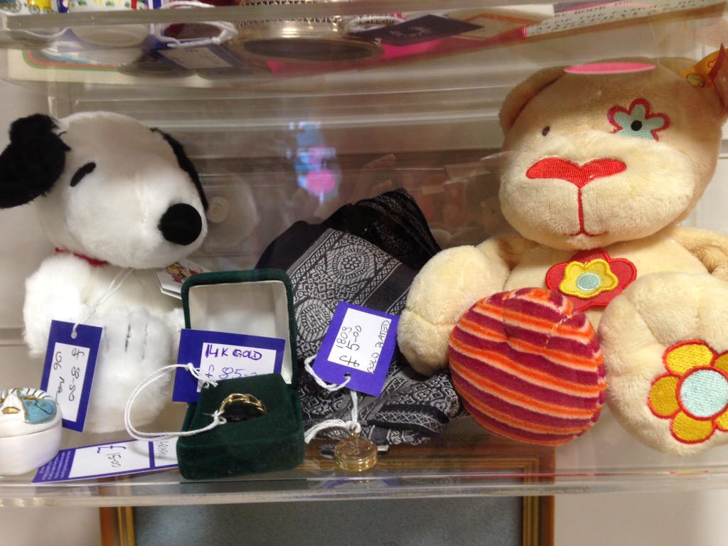 CRUKTotnesShop's tweet image. New #highvalueitems in our shop. Maybe we have something you're looking for. #gooddeal #collectables #bargain