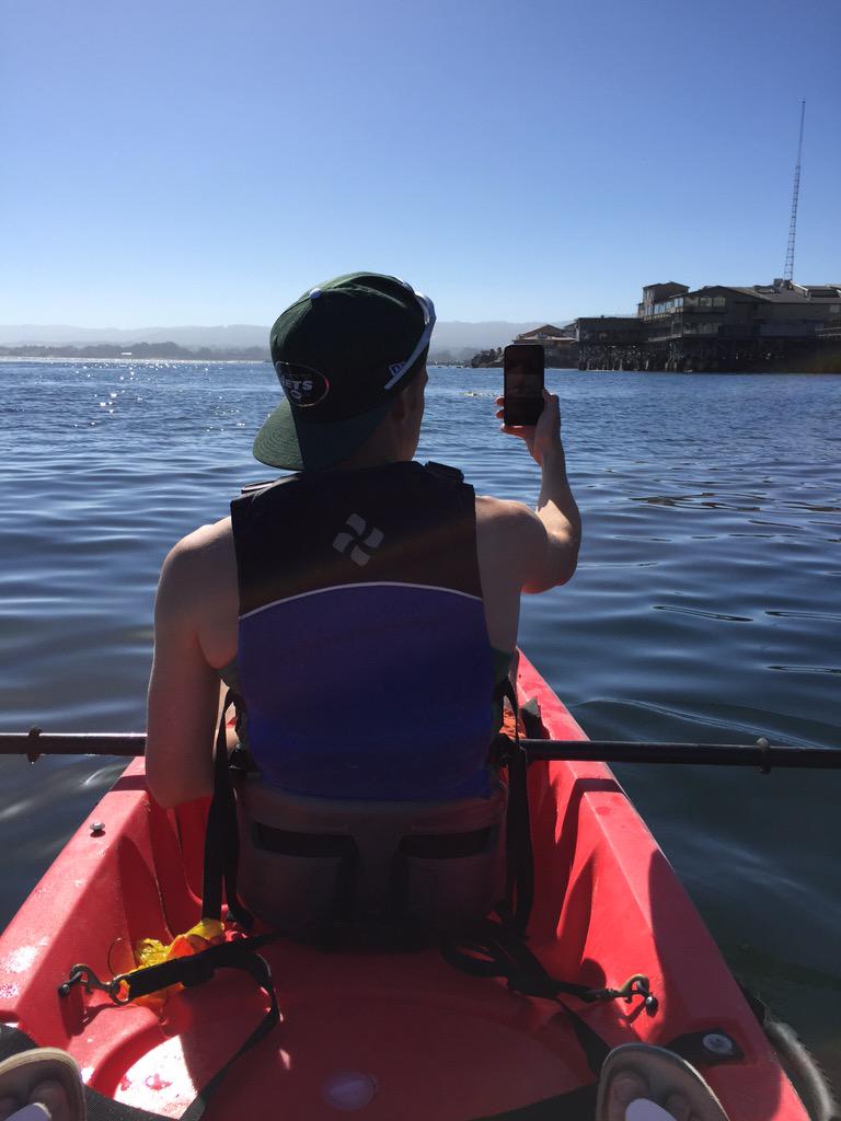 KJFlannaz's tweet photo. Just face timed the wife from a kayak in the Pacific Ocean #BroMoon http://t.co/quggykLQFT