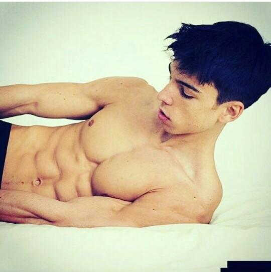 Chiicos_Guapoos's tweet photo. #chiicos_guapoos 😍✌👍😃👍✌
#guapo #guaposmil #guapos  #men #boy #like #joven #chicos #instagood #good #guy #boys
😃😍👍 http://t.co/5kGYK4uvVk