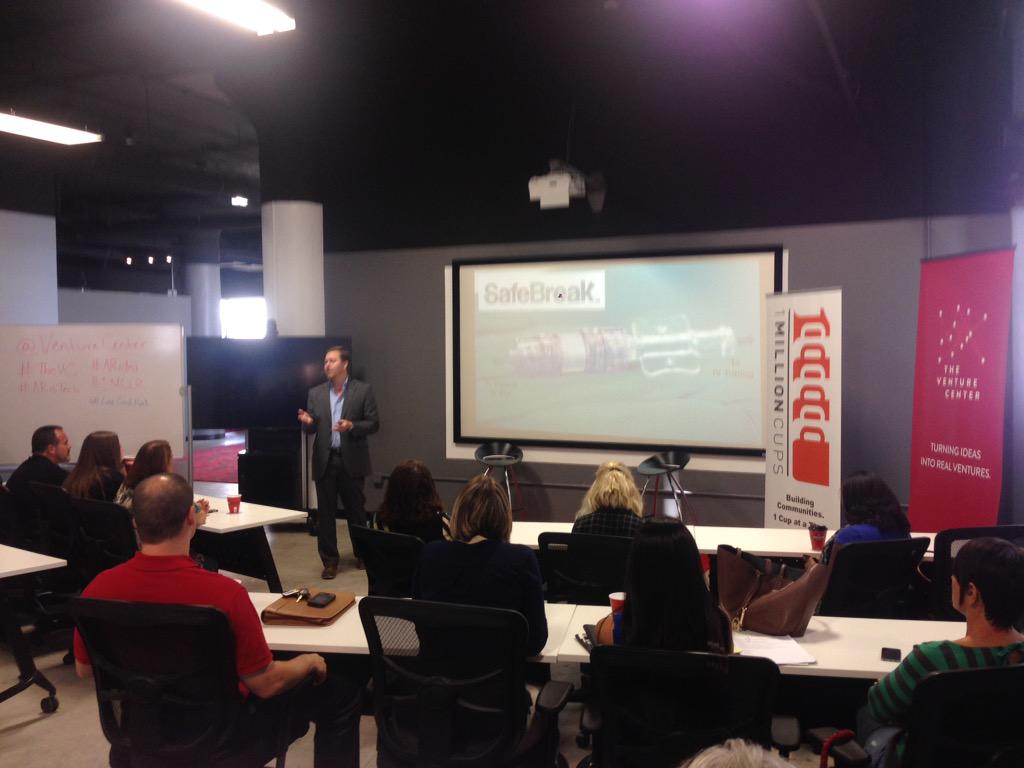 Look who's back! <a href="/Spinkalink/">Spencer Jones</a> telling the @LineGardMed story at <a href="/1MillionCupsLR/">1MillionCups LR,AR</a>. #1MCLR