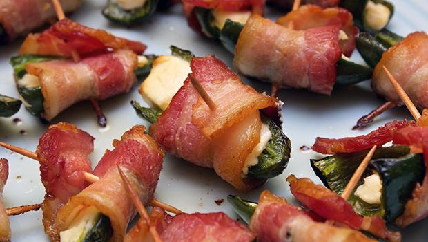 manitoba_post's tweet photo. In the mood for a spicy snack? Try our own Claudia's jalapeño poppers.

http://t.co/U8cTVqeIWc 
#food #recipes http://t.co/9AsxUQcNtl