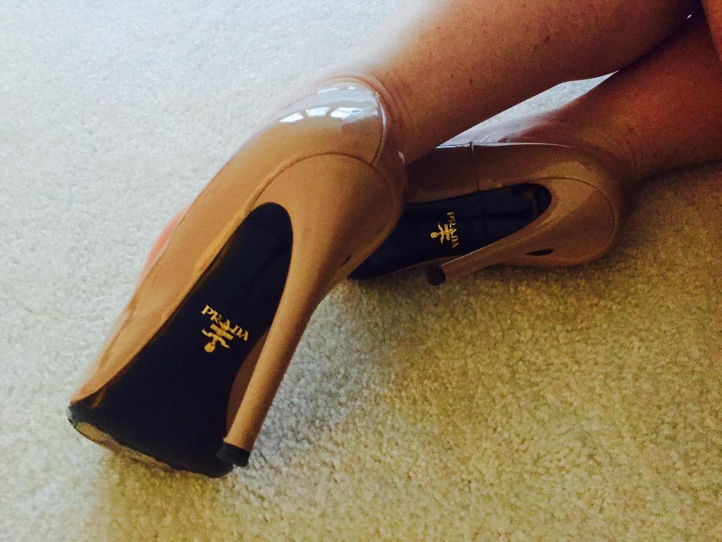 QueenTrixxie's tweet photo. Come kiss the bottoms of my Prada's loser #shutuppayme #footworship #findomme @tonybobo3 @underdeskloser http://t.co/Ek7MrJfVfj
