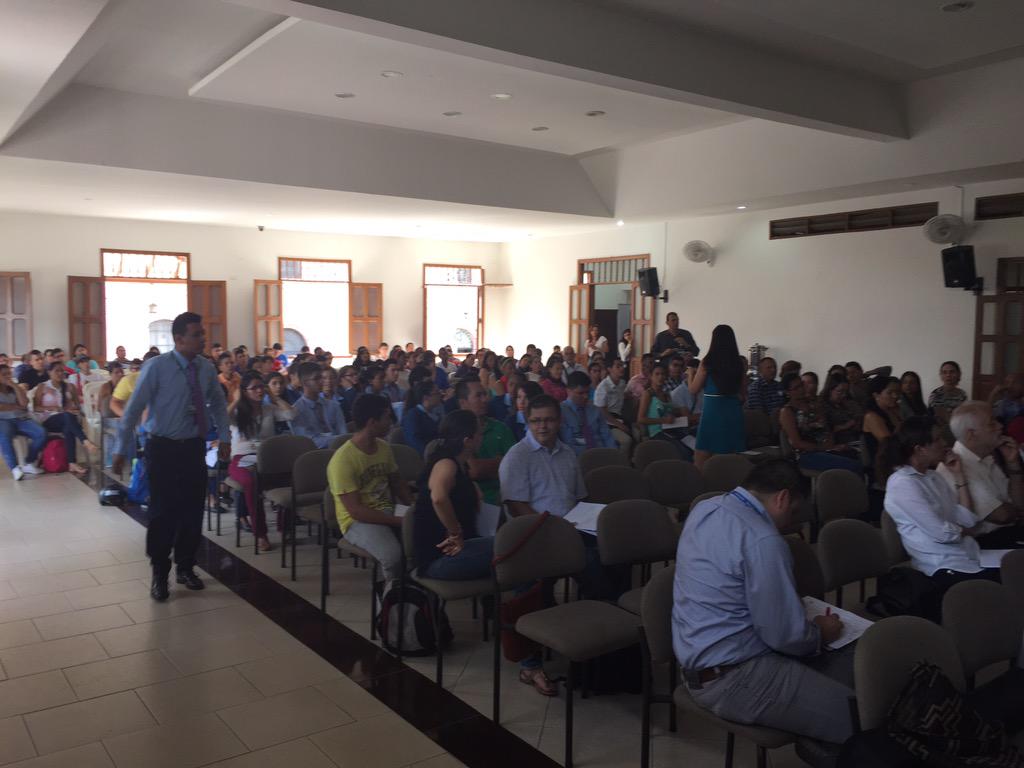 caranvaol's tweet photo. #RREV iniciamos #TravesiasEmprendimiento en #BugaCo @camarabuga @camaracali vivimos el #EcosistemaEmprendedor http://t.co/5Z0ZxwdMzL